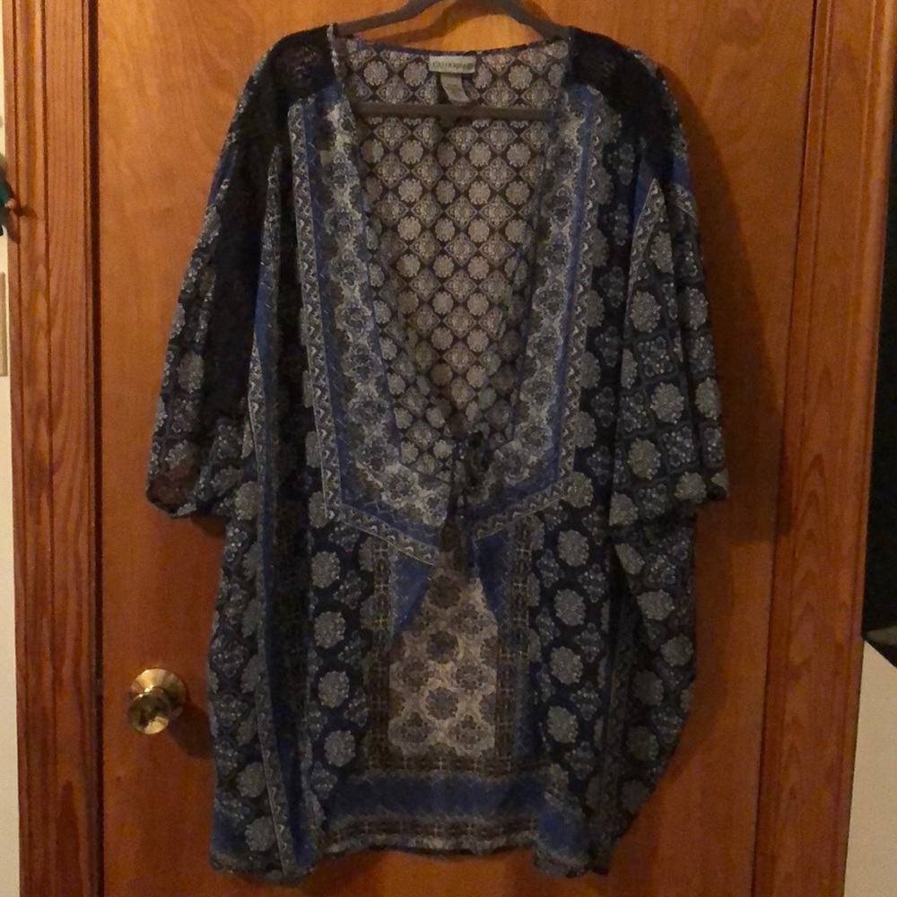 2X/3X Blue kimono-style shrug with tie-front